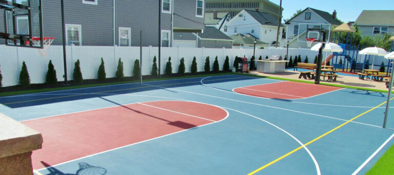 Picture of a basketball court.						
